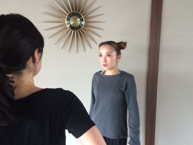 インストラクター養成講座の講師もされているだけあって、村井先生。身体の隅々まで透視しているかにような的確なアジャストが好評!